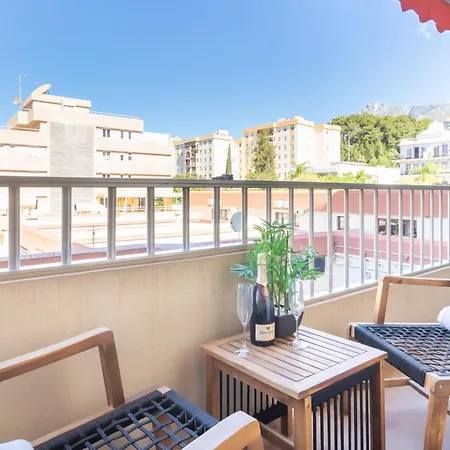 Center Lv Apartment